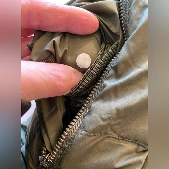 Lululemon Weightless Wunder Vest 12 Pesto NWOT - Picture 11 of 12